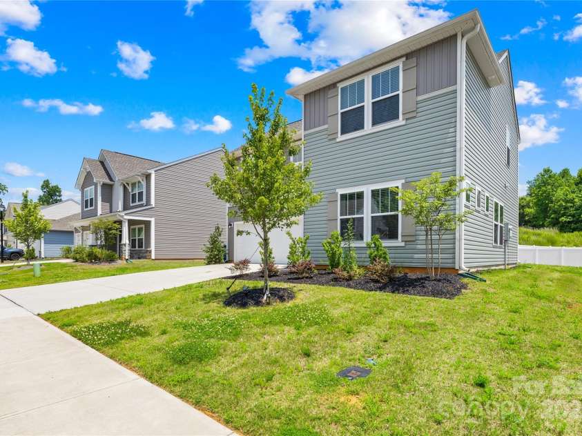 2512 Andes Drive, Statesville, NC 28625.  MLS# CAR4275635, YatesRealty ID 24522. 