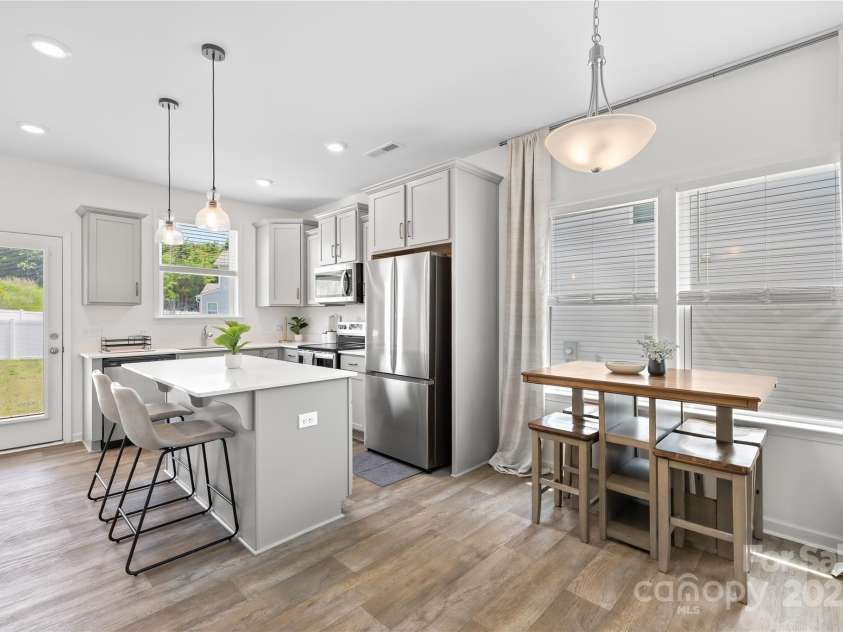 2512 Andes Drive, Statesville, NC 28625.  MLS# CAR4275635, YatesRealty ID 24522. 