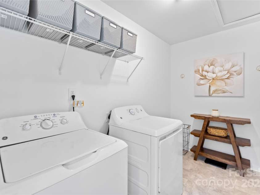 2512 Andes Drive, Statesville, NC 28625.  MLS# CAR4275635, YatesRealty ID 24522. 