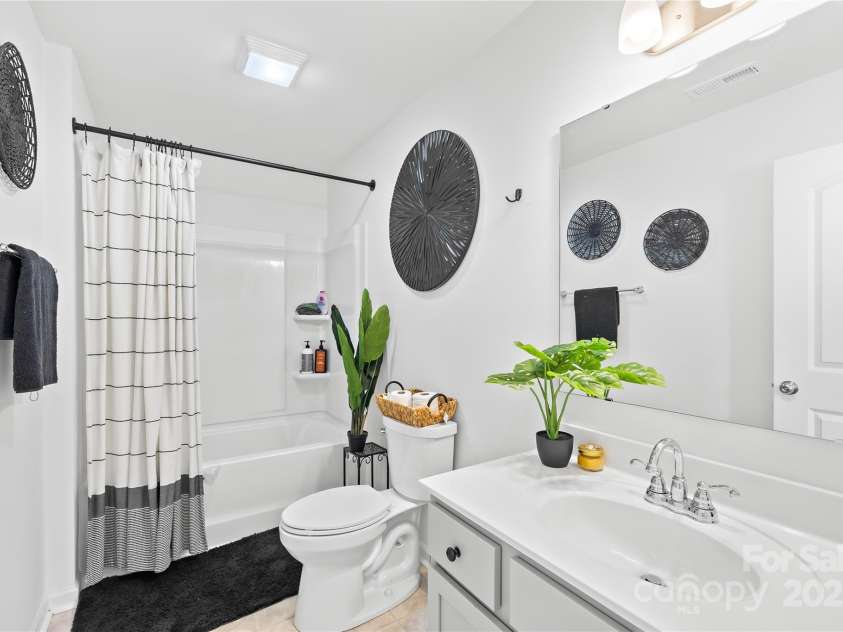 2512 Andes Drive, Statesville, NC 28625.  MLS# CAR4275635, YatesRealty ID 24522. 