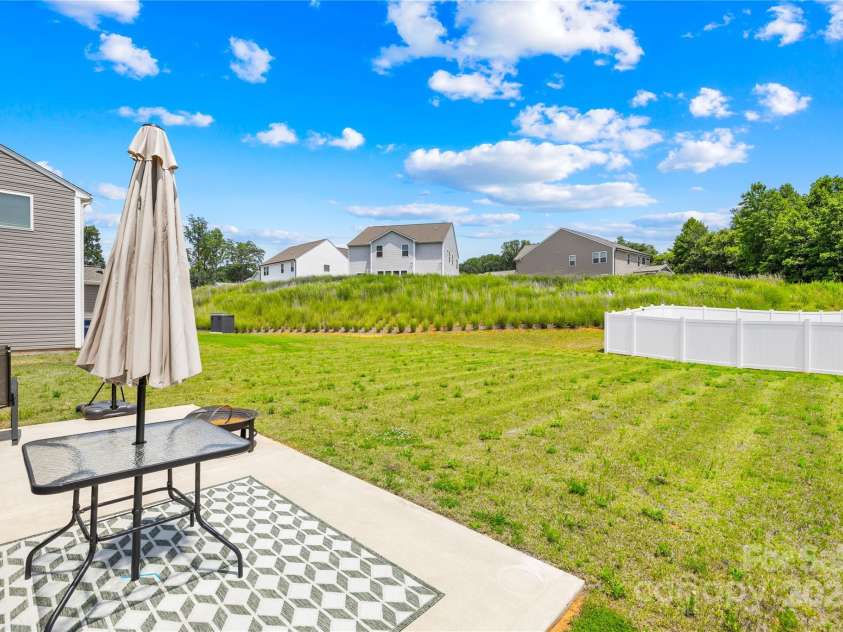 2512 Andes Drive, Statesville, NC 28625.  MLS# CAR4275635, YatesRealty ID 24522. 