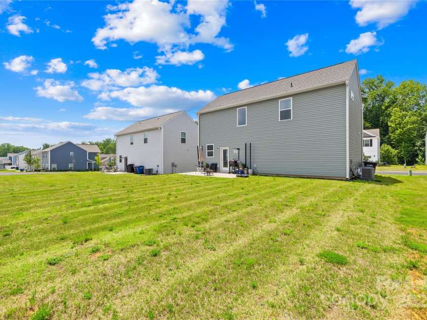 2512 Andes Drive, Statesville, NC 28625.  MLS# CAR4275635, YatesRealty ID 24522. 