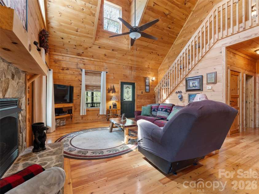 462 Deep Woods Lane, Saluda, NC 28773.  MLS# CAR4366925, YatesRealty ID 24522. 