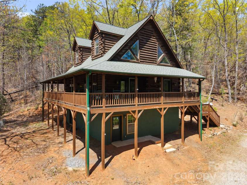 462 Deep Woods Lane, Saluda, NC 28773.  MLS# CAR4366925, YatesRealty ID 24522. 