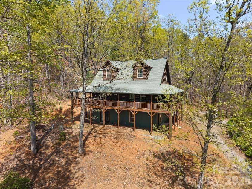 462 Deep Woods Lane, Saluda, NC 28773.  MLS# CAR4366925, YatesRealty ID 24522. 