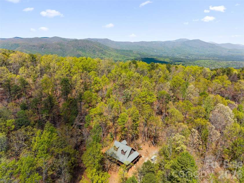 462 Deep Woods Lane, Saluda, NC 28773.  MLS# CAR4366925, YatesRealty ID 24522. 