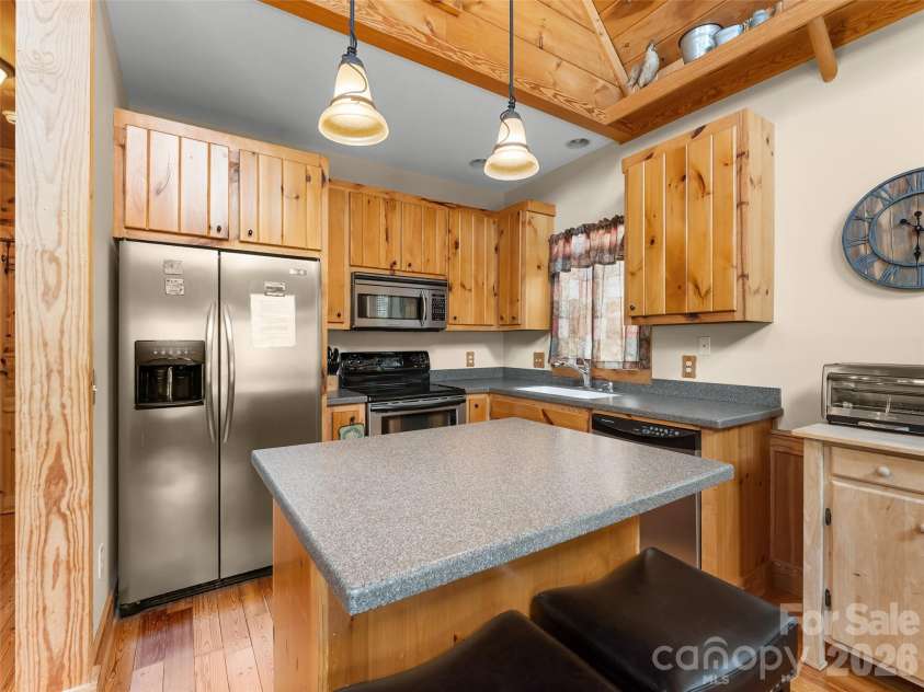 462 Deep Woods Lane, Saluda, NC 28773.  MLS# CAR4366925, YatesRealty ID 24522. Stainless steel appliances