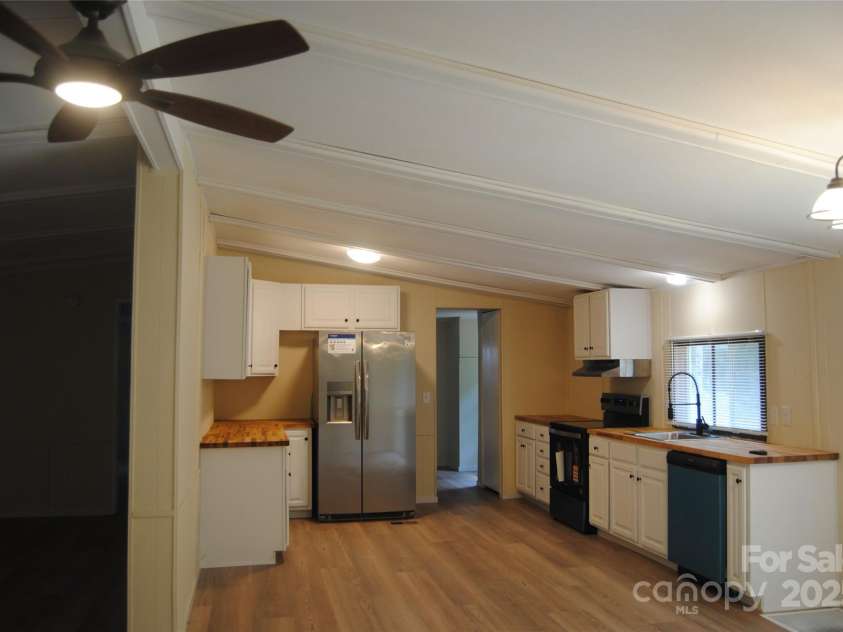 561 Woodglenn Road, Catawba, SC 29704.  MLS# CAR4275316, YatesRealty ID 24523. 