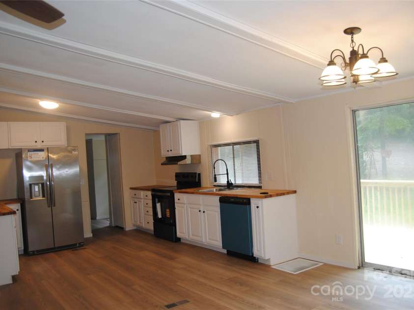 561 Woodglenn Road, Catawba, SC 29704.  MLS# CAR4275316, YatesRealty ID 24523. 