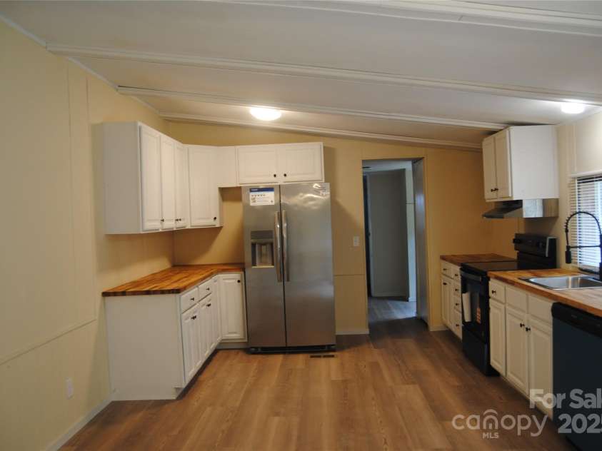561 Woodglenn Road, Catawba, SC 29704.  MLS# CAR4275316, YatesRealty ID 24523. 