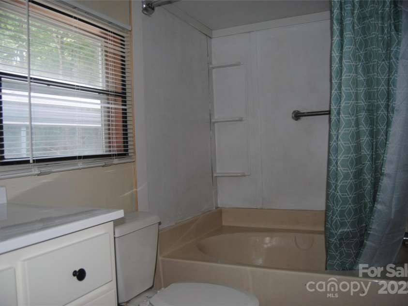 561 Woodglenn Road, Catawba, SC 29704.  MLS# CAR4275316, YatesRealty ID 24523. 