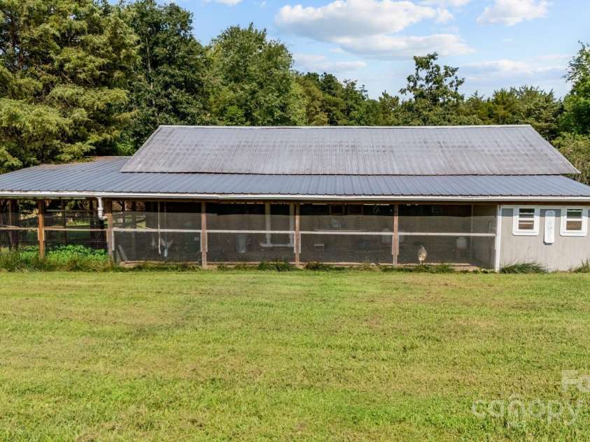 976 Howell Road, Mocksville, NC 27028.  MLS# CAR4278094, YatesRealty ID 24524. 