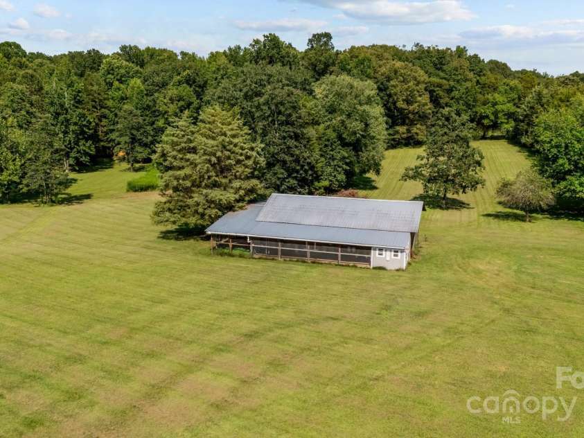 976 Howell Road, Mocksville, NC 27028.  MLS# CAR4278094, YatesRealty ID 24524. 