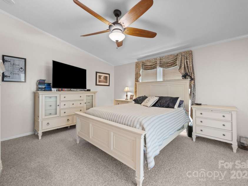 976 Howell Road, Mocksville, NC 27028.  MLS# CAR4278094, YatesRealty ID 24524. 