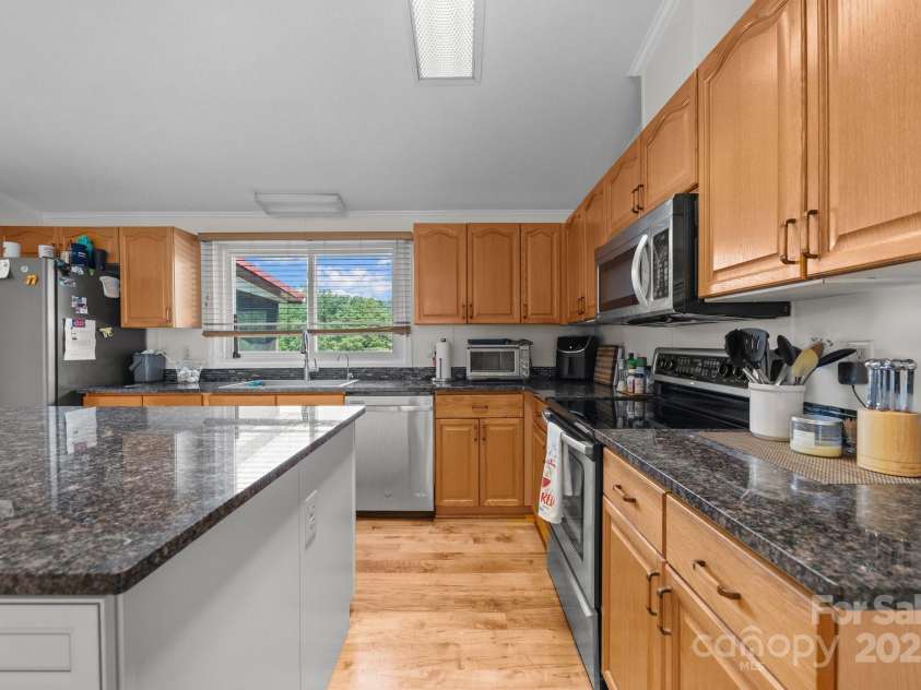 976 Howell Road, Mocksville, NC 27028.  MLS# CAR4278094, YatesRealty ID 24524. 