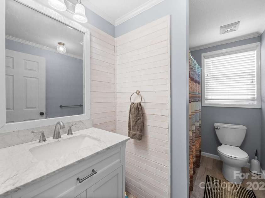 976 Howell Road, Mocksville, NC 27028.  MLS# CAR4278094, YatesRealty ID 24524. 