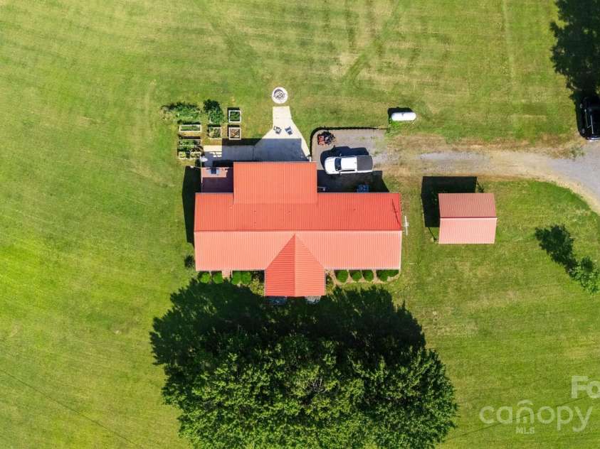 976 Howell Road, Mocksville, NC 27028.  MLS# CAR4278094, YatesRealty ID 24524. 