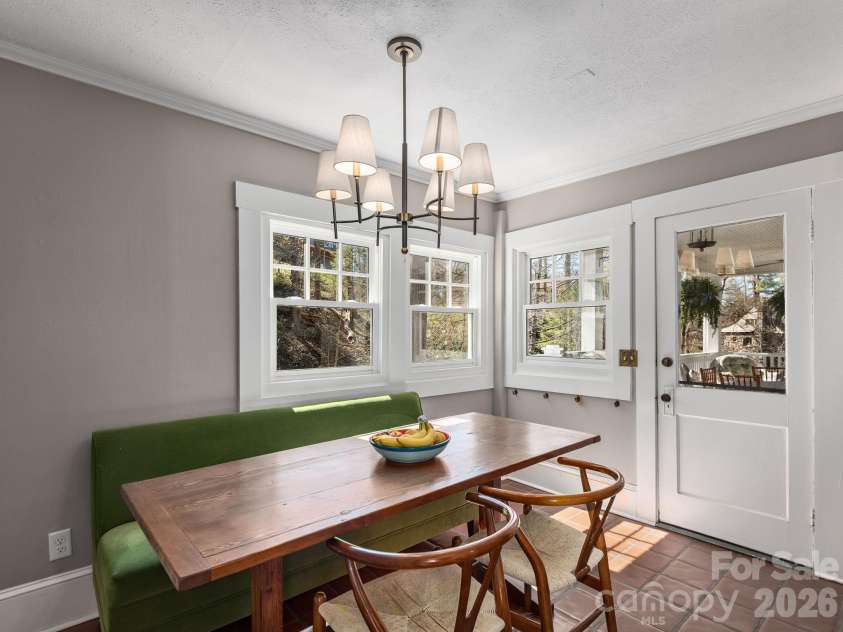 67 Cherokee Road, Asheville, NC 28801.  MLS# CAR4339931, YatesRealty ID 24525. Dining that Flows from Indoors to Outdoors