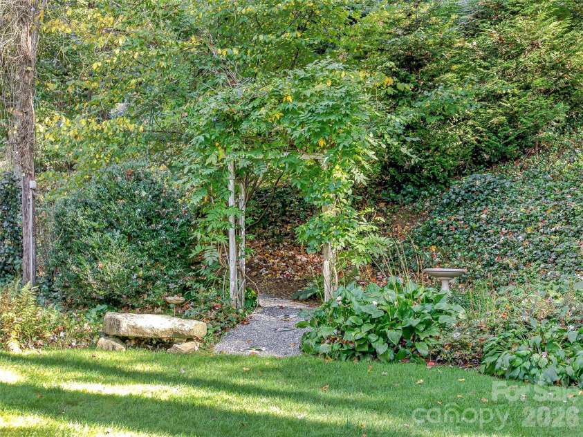 67 Cherokee Road, Asheville, NC 28801.  MLS# CAR4339931, YatesRealty ID 24525. 