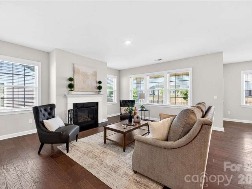 22024 Finworthy Lane, Huntersville, NC 28078.  MLS# CAR4368282, YatesRealty ID 24526. 