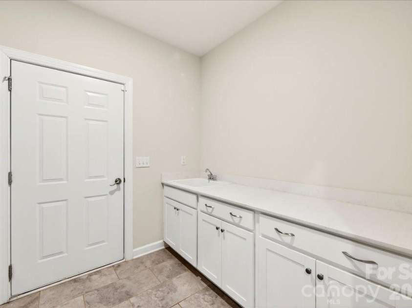 22024 Finworthy Lane, Huntersville, NC 28078.  MLS# CAR4368282, YatesRealty ID 24526. 