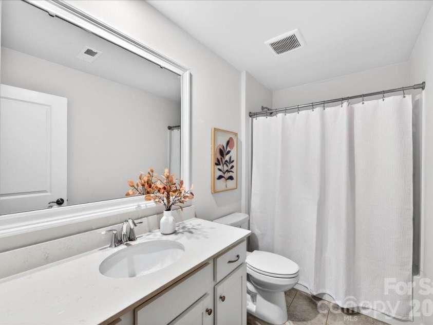 22024 Finworthy Lane, Huntersville, NC 28078.  MLS# CAR4368282, YatesRealty ID 24526. 