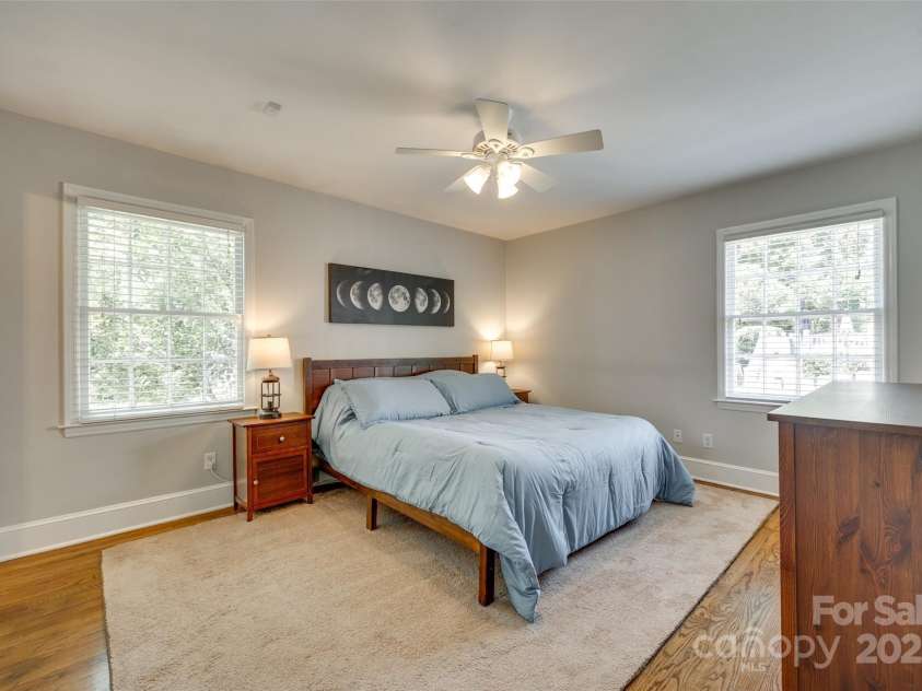 7026 Tabor Lane, Charlotte, NC 28211.  MLS# CAR4270688, YatesRealty ID 24526. 