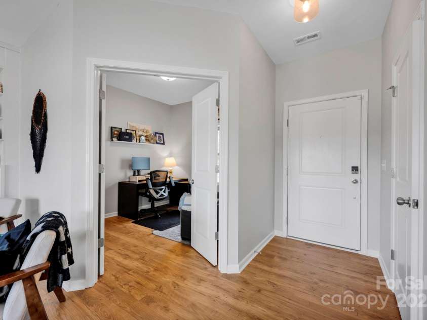 1315 Elizabeth Avenue, Kannapolis, NC 28083.  MLS# CAR4268993, YatesRealty ID 24527. Front office