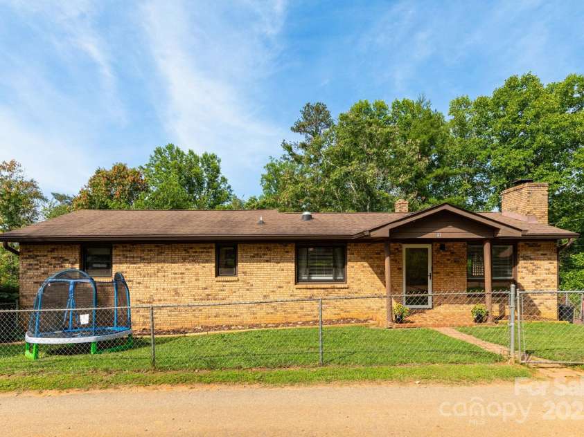 15 Gaddy Road, Weaverville, NC 28787.  MLS# CAR4260731, YatesRealty ID 24529. 
