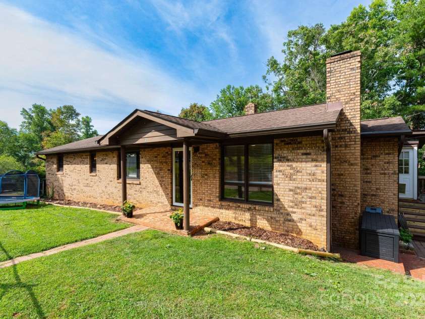15 Gaddy Road, Weaverville, NC 28787.  MLS# CAR4260731, YatesRealty ID 24529. Fenced Front yard