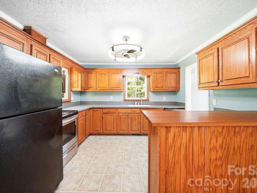 509 Brookside Camp Road, Hendersonville, NC 28792.  MLS# CAR4375720, YatesRealty ID 24529. 