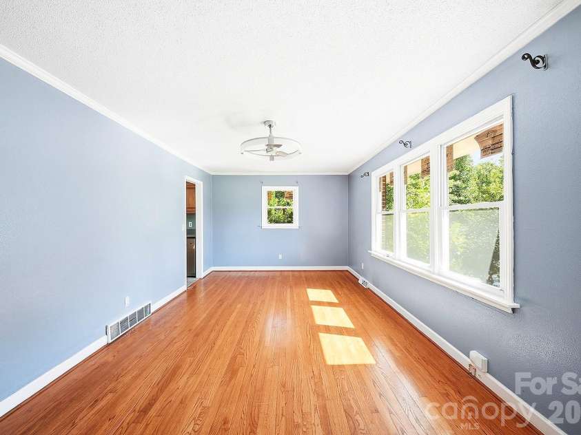 509 Brookside Camp Road, Hendersonville, NC 28792.  MLS# CAR4375720, YatesRealty ID 24529. 
