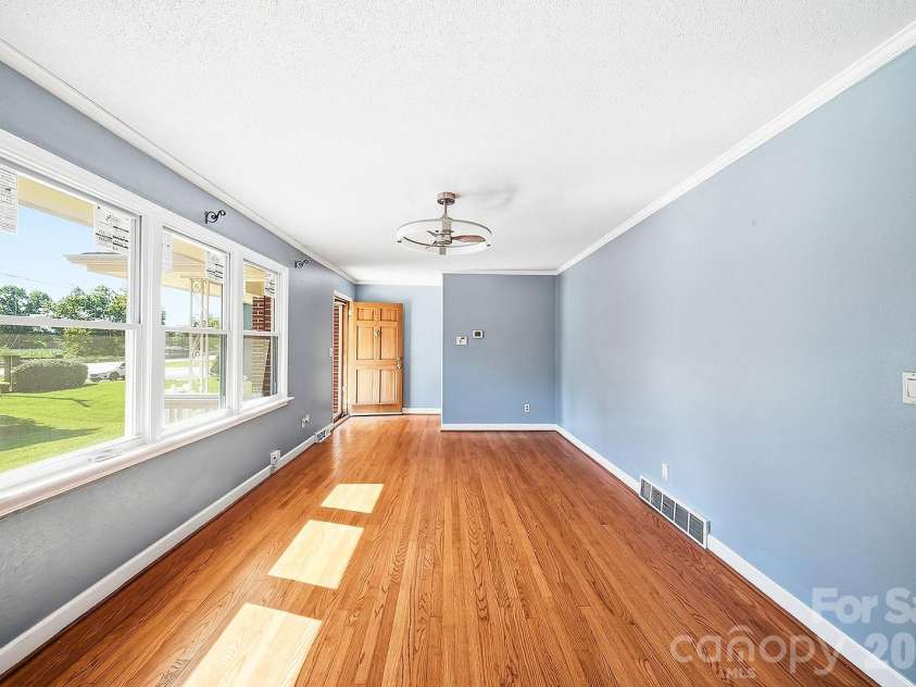 509 Brookside Camp Road, Hendersonville, NC 28792.  MLS# CAR4375720, YatesRealty ID 24529. 