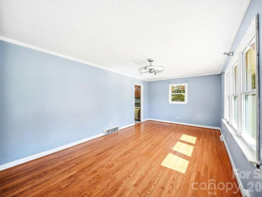 509 Brookside Camp Road, Hendersonville, NC 28792.  MLS# CAR4375720, YatesRealty ID 24529. 