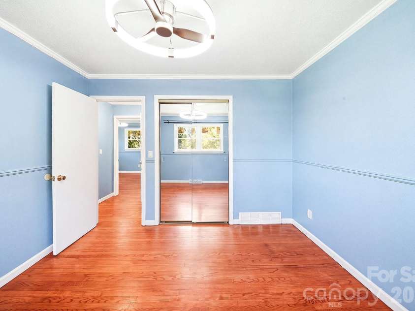 509 Brookside Camp Road, Hendersonville, NC 28792.  MLS# CAR4375720, YatesRealty ID 24529. 
