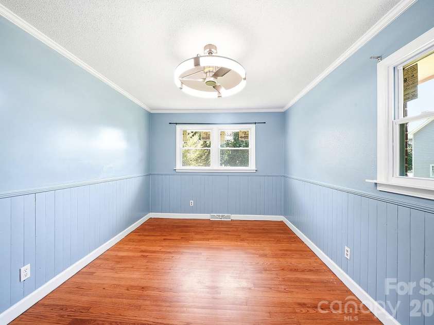 509 Brookside Camp Road, Hendersonville, NC 28792.  MLS# CAR4375720, YatesRealty ID 24529. 