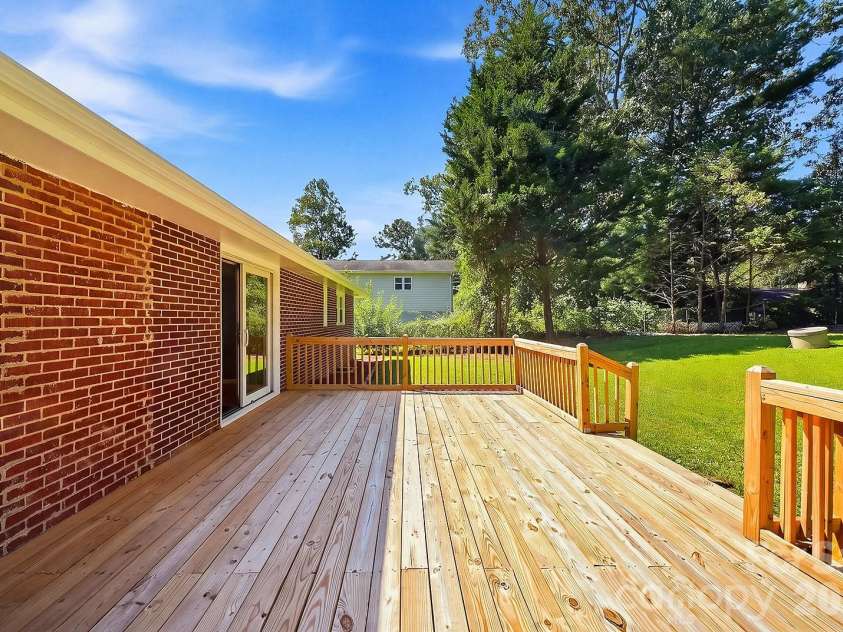 509 Brookside Camp Road, Hendersonville, NC 28792.  MLS# CAR4375720, YatesRealty ID 24529. 