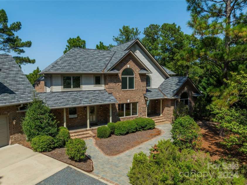 134 Lawrence Overlook, West End, NC 27376.  MLS# CAR4184296, YatesRealty ID 2453. 