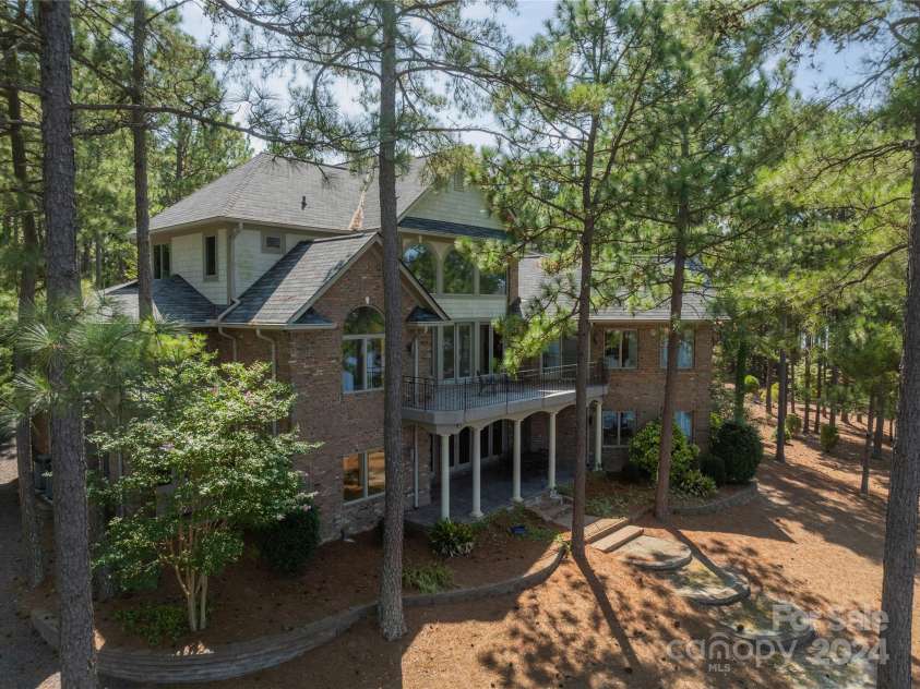 134 Lawrence Overlook, West End, NC 27376.  MLS# CAR4184296, YatesRealty ID 2453. 