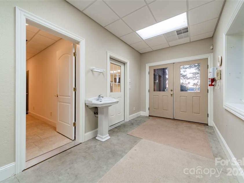 134 Lawrence Overlook, West End, NC 27376.  MLS# CAR4184296, YatesRealty ID 2453. 