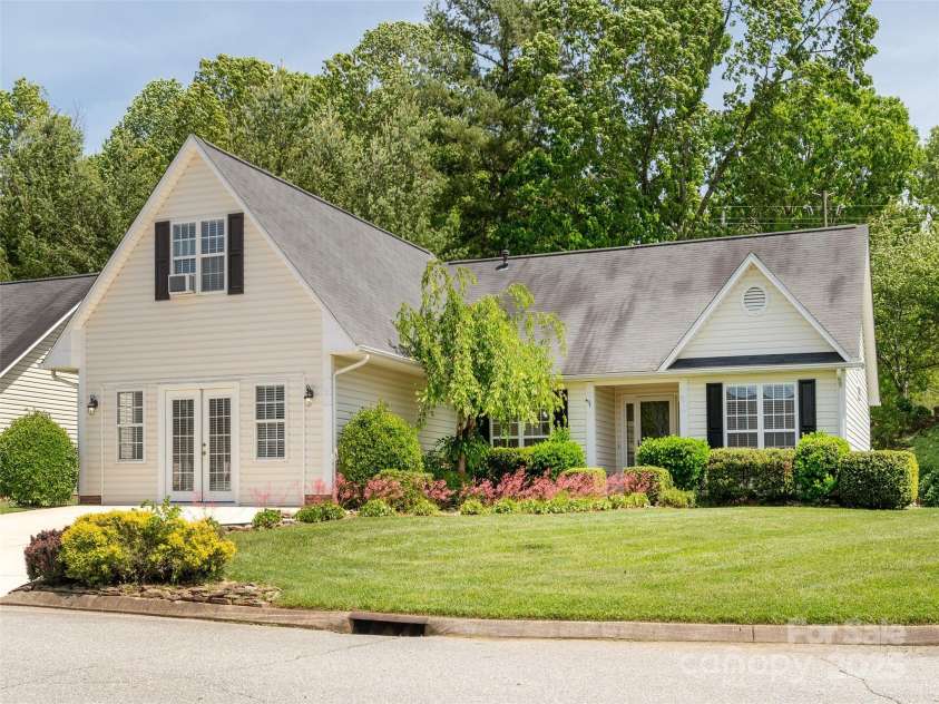 14 Stonehollow Road, Fletcher, NC 28732.  MLS# CAR4257147, YatesRealty ID 24530. 