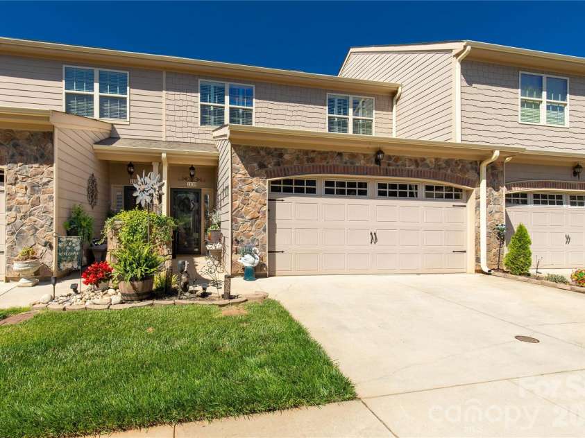 1108 Stuarts Landing Drive, Cramerton, NC 28032.  MLS# CAR4380674, YatesRealty ID 24531. 