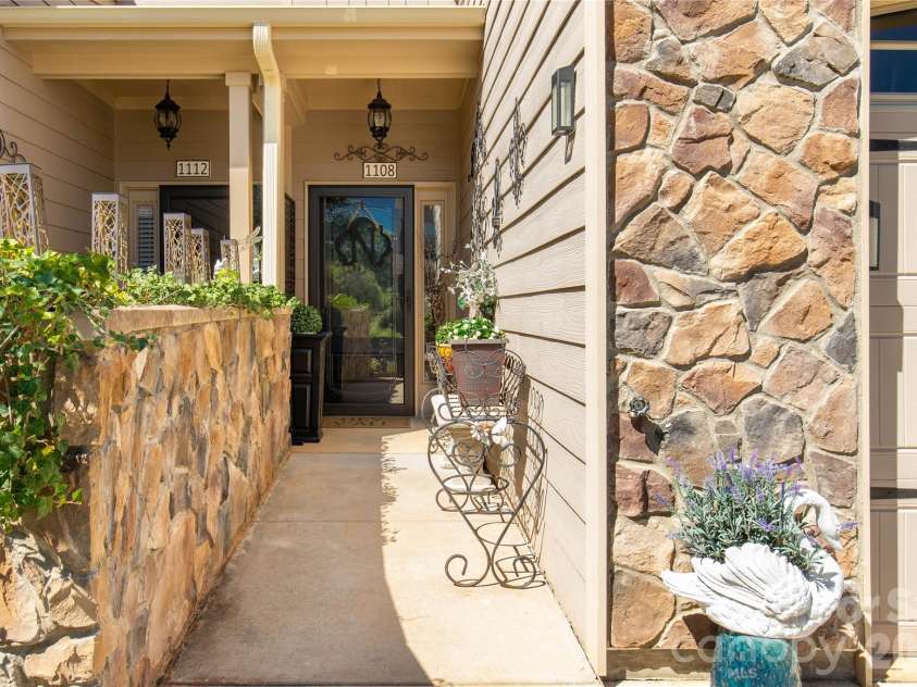 1108 Stuarts Landing Drive, Cramerton, NC 28032.  MLS# CAR4380674, YatesRealty ID 24531. 