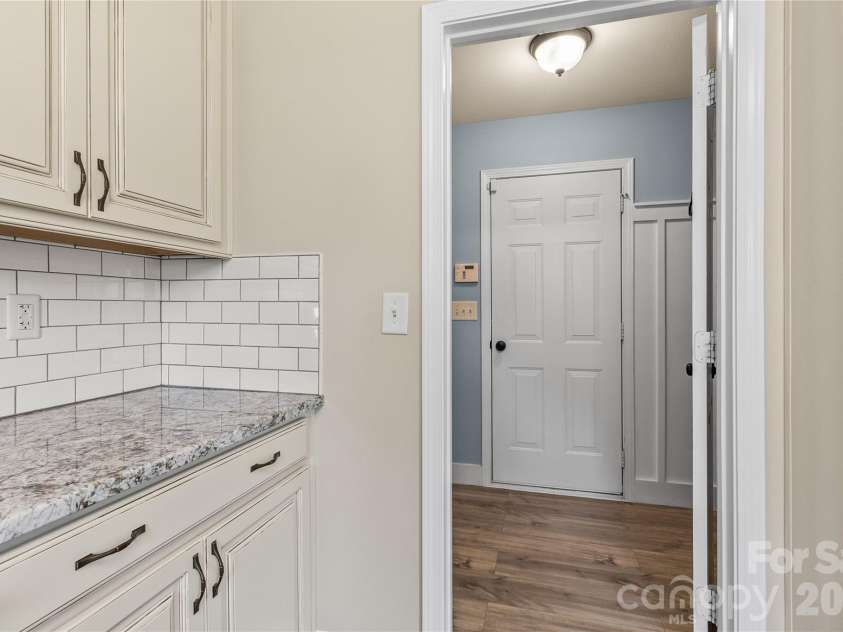 1507 Cold Creek Place, Huntersville, NC 28078.  MLS# CAR4380864, YatesRealty ID 24532. Kitchen