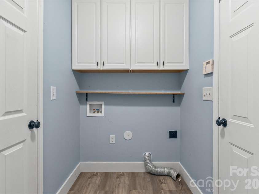 1507 Cold Creek Place, Huntersville, NC 28078.  MLS# CAR4380864, YatesRealty ID 24532. Laundry room