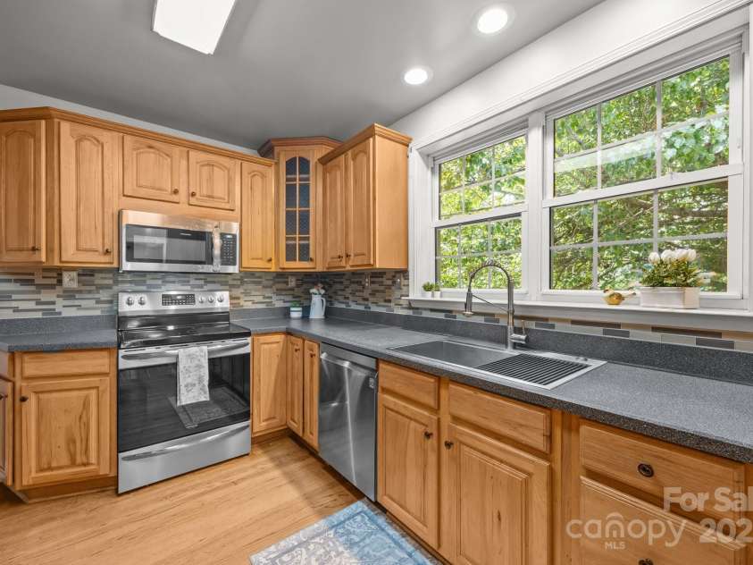 2 Enka Orchard Street, Candler, NC 28715.  MLS# CAR4270058, YatesRealty ID 24533. 