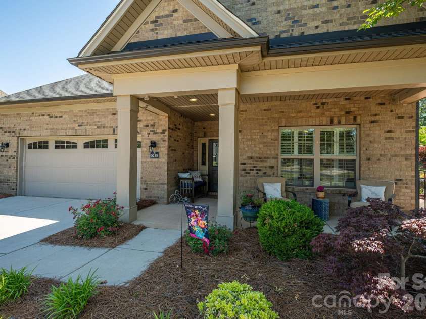 5228 Courtyard Lane, Belmont, NC 28012.  MLS# CAR4381843, YatesRealty ID 24533. 