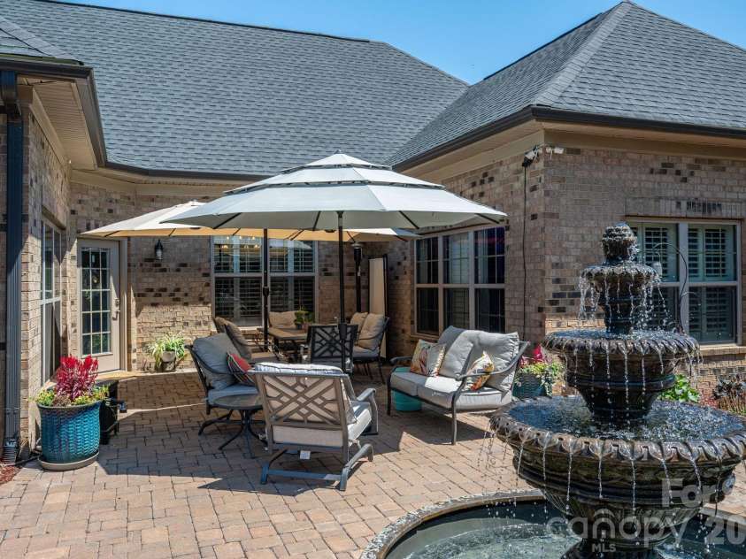 5228 Courtyard Lane, Belmont, NC 28012.  MLS# CAR4381843, YatesRealty ID 24533. 
