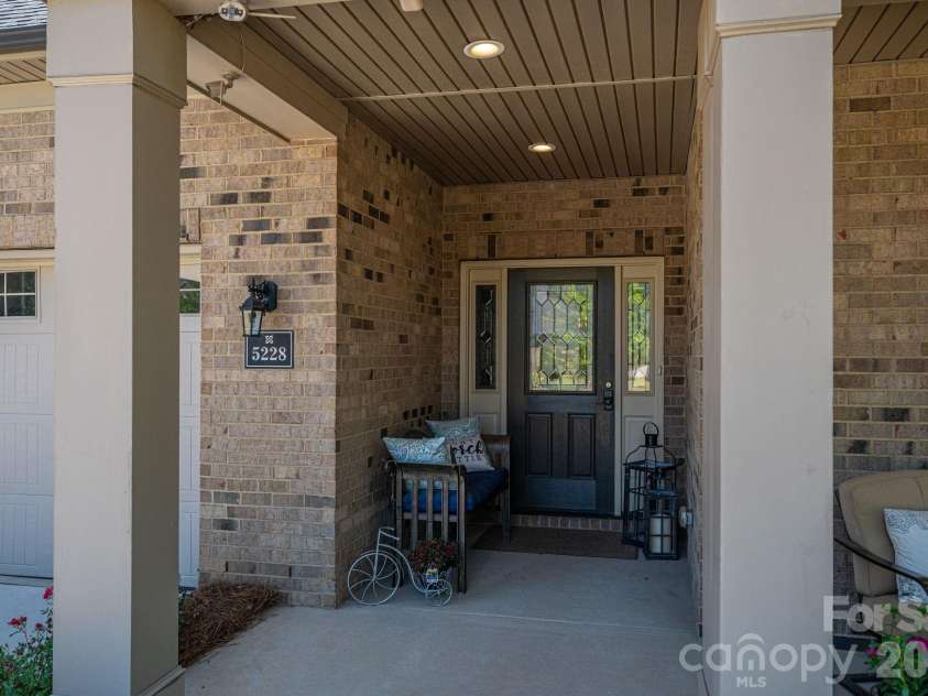 5228 Courtyard Lane, Belmont, NC 28012.  MLS# CAR4414092, YatesRealty ID 24533. 