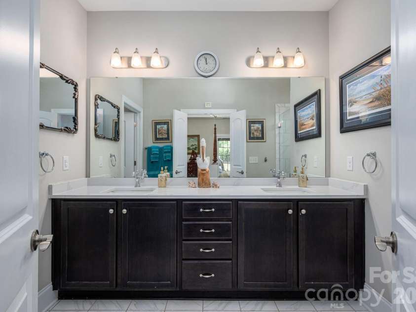 5228 Courtyard Lane, Belmont, NC 28012.  MLS# CAR4414092, YatesRealty ID 24533. 